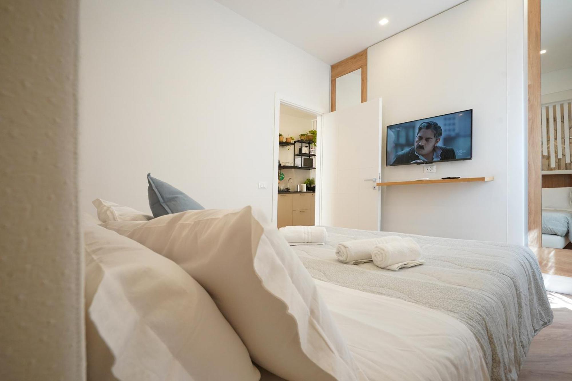 Peaceful 2 Bedrooms With Patio, Near Metro A Appartamento *